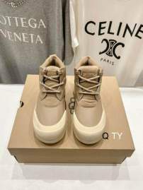 Picture of UGG Shoes _SKUUGGsz35-40TY110119891